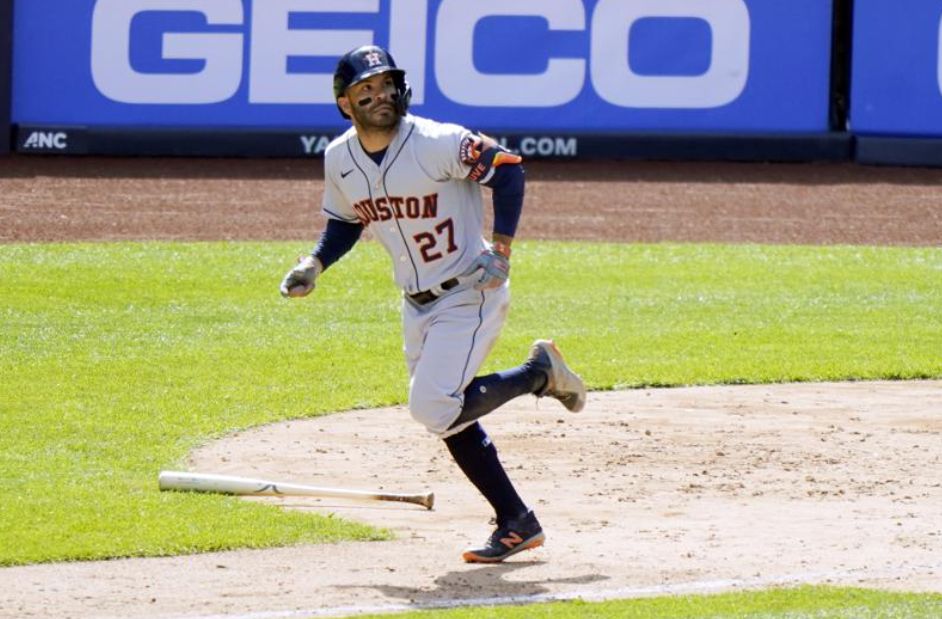 En su cumpleaños, Altuve aquieta abucheos con HR