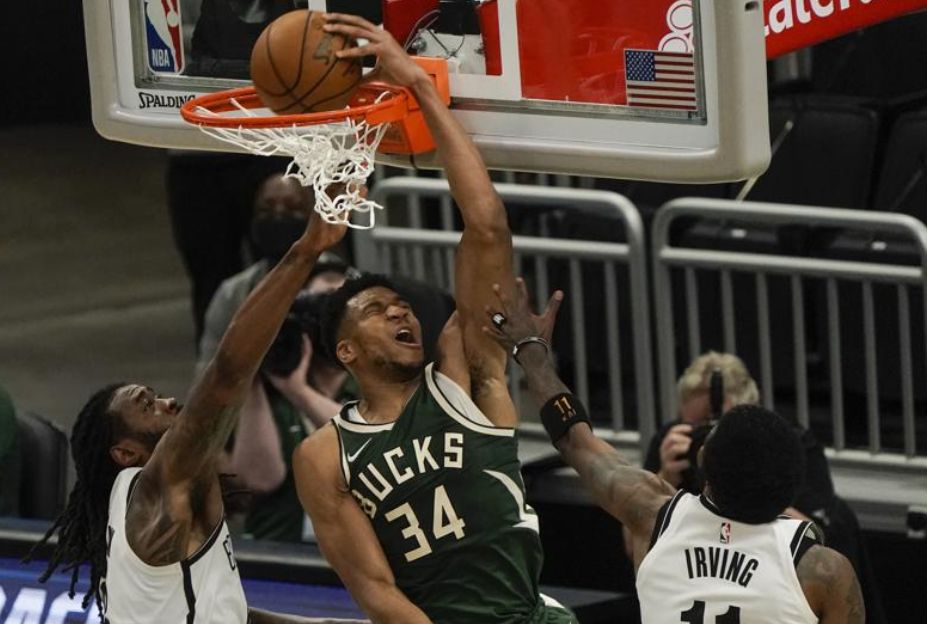 Con 49 puntos de Antetokounmpo, Bucks derrotan a Nets