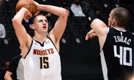 Victoria de Nuggets con la que adelantan a Clippers en el Oeste