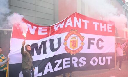 Oficialmente aplazan el Manchester United-Liverpool tras las protestas de los aficionados