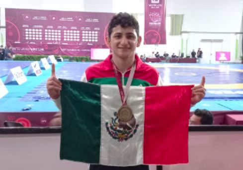 Es “Gallito” de oro y hace historia en la lucha de bc en Panamericano junior