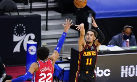 Hawks emboscan a 76ers al abrir la semifinal del Este