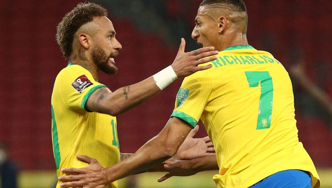 Neymar marca gol en la victoria de Brasil sobre Ecuador