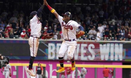 Swanson sigue encendido al bate, Bravos vencen 5-1 a Nats