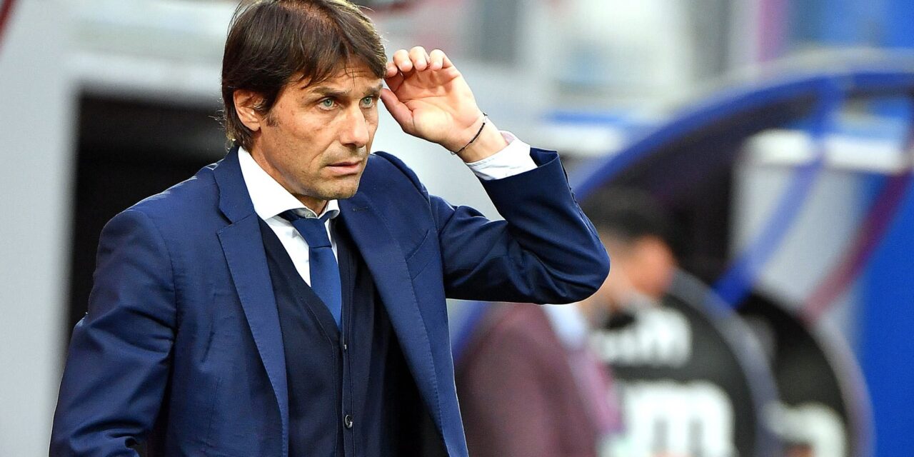 Antonio Conte dirigiría al Tottenham