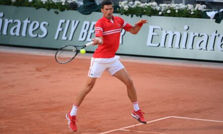 Djokovic cumple en la primera ronda de Roland Garros