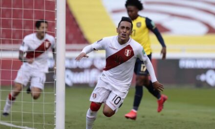 Perú vence a domicilio a Ecuador y deja el último puesto