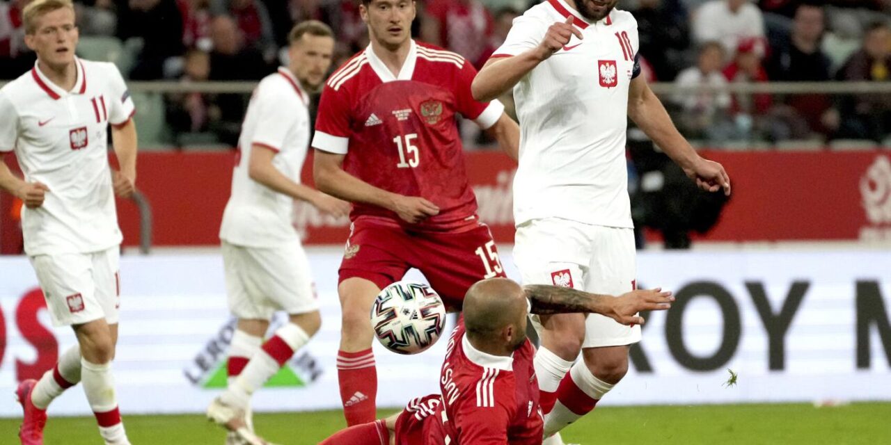 Lewandowski descansa en empate 1-1 de Polonia ante Rusia