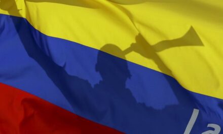 Perú recibe a Colombia en duelo de necesitados