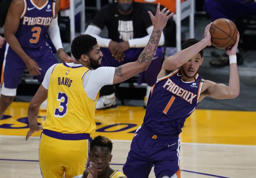 Booker anota 47, Suns eliminan a Lakers, 113-100