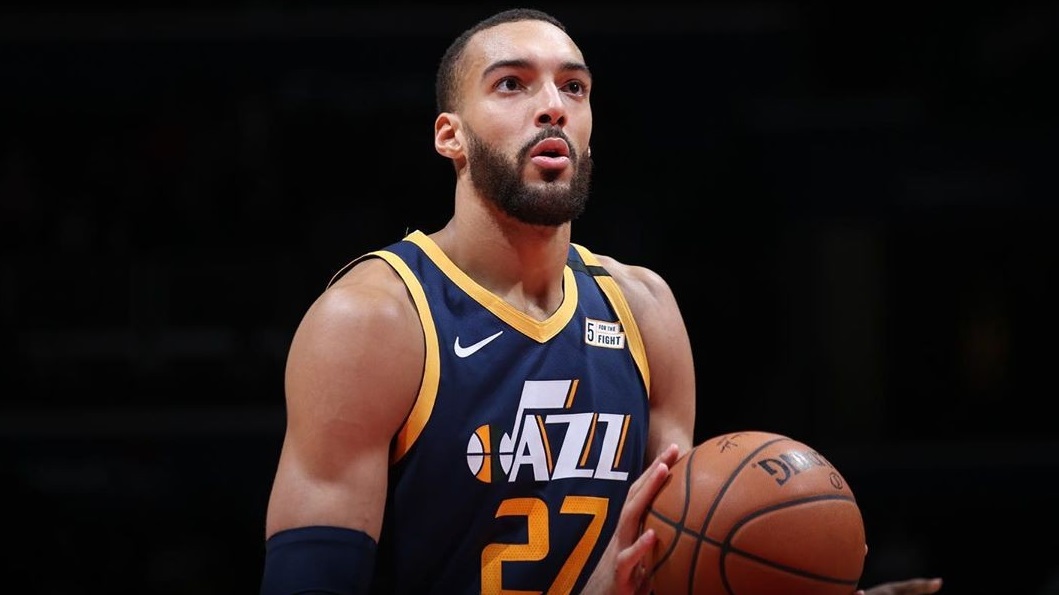 Gobert se lleva su tercer galardón al Defensivo del Año