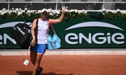 Ashleigh Barty abandona Roland Garros por problemas físicos