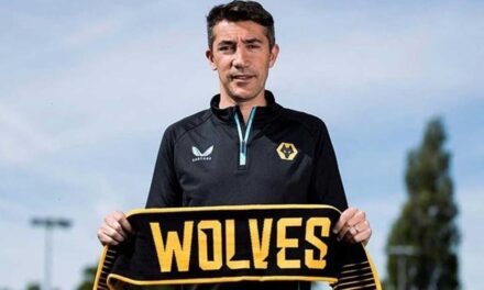 Raúl Jiménez ya tiene nuevo entrenador en el Wolverhampton