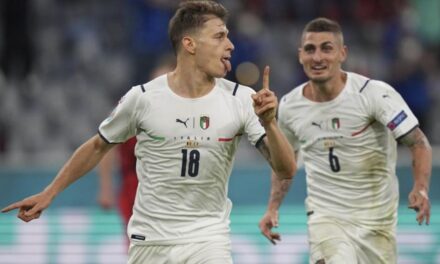 Italia supera 2-1 a Bélgica y se cita con España en semis