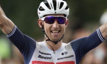 Mollema gana 14ta etapa del Tour, Pogacar sigue de líder