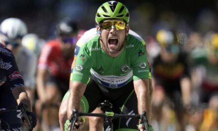 Cavendish iguala marca de Merckx con 34to triunfo en el Tour