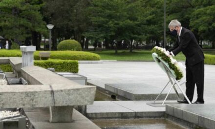 Recibimiento mixto a presidente de COI en visita a Hiroshima