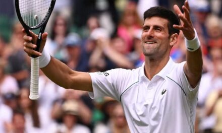 Djokovic avanza sin apuros a los cuartos de final de Wimbledon