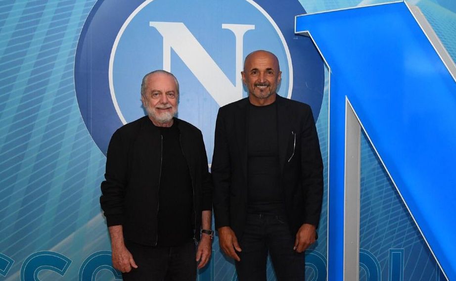 Spalletti fue presentado como DT del Napoli, equipo del Chucky Lozano