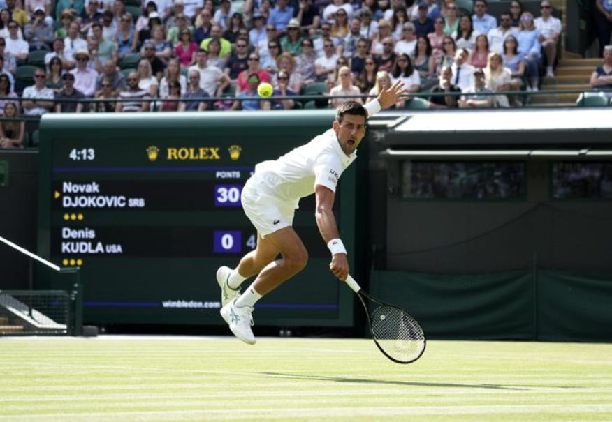 ‘De alguna manera pude’: Djokovic gana otra vez en Wimbledon