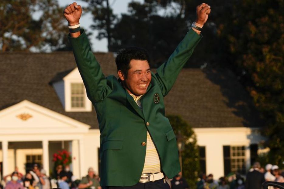 Con un chaleco verde, Matsuyama ahora va por el oro en casa