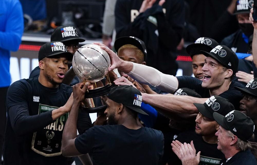 Bucks esperan que Giannis esté listo para las finales