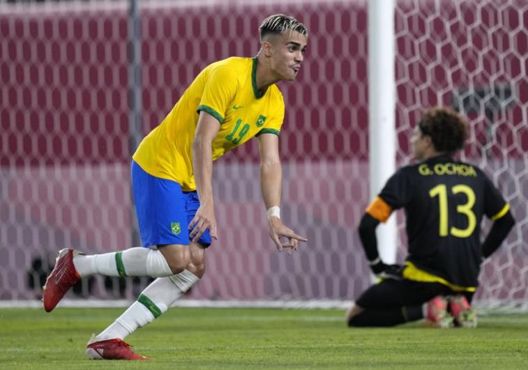 Brasil tumba a México en penales y avanza a final de fútbol