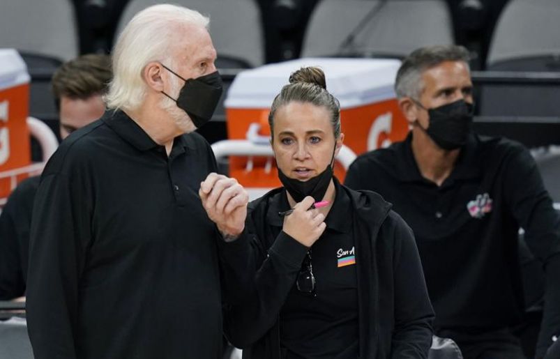 Becky Hammon quiere mujeres dirigiendo equipos en la NBA