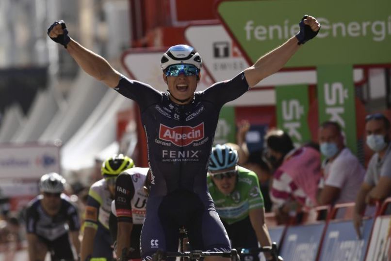 Philipsen gana 2da etapa de Vuelta; Roglic mantiene liderato