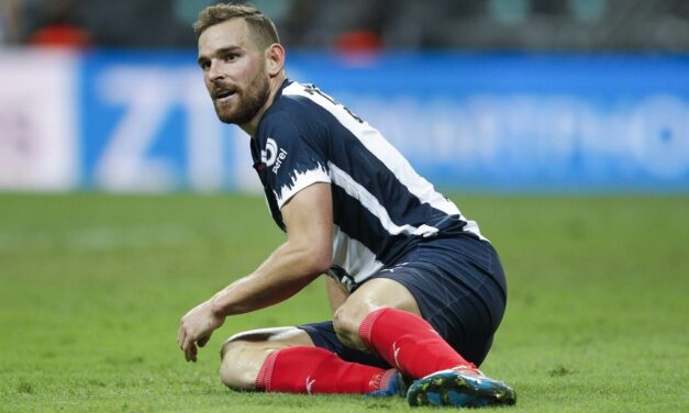 Javier Aguirre hace público deficiencias de Vincent Janssen