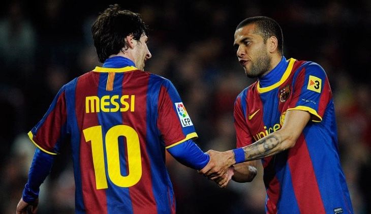 Dani Alves se rinde ante Messi