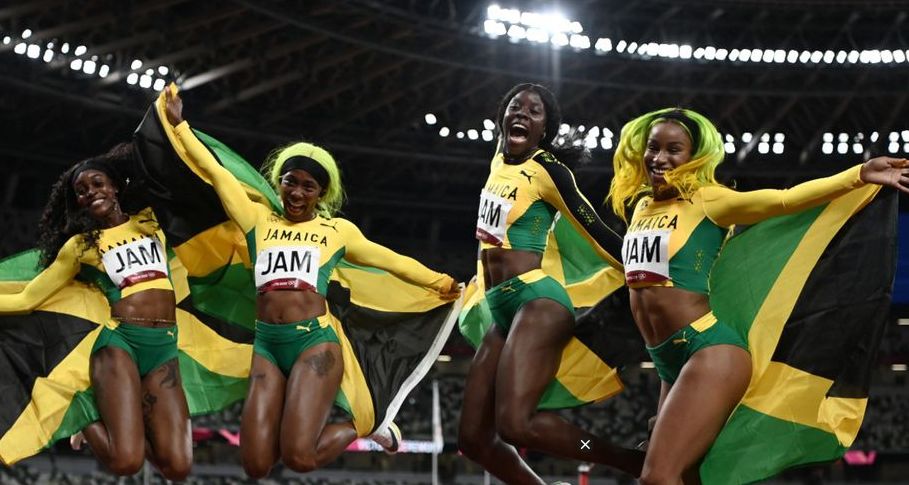 Jamaica gana en 4×100 m femenino, tercer oro para Elaine Thompson