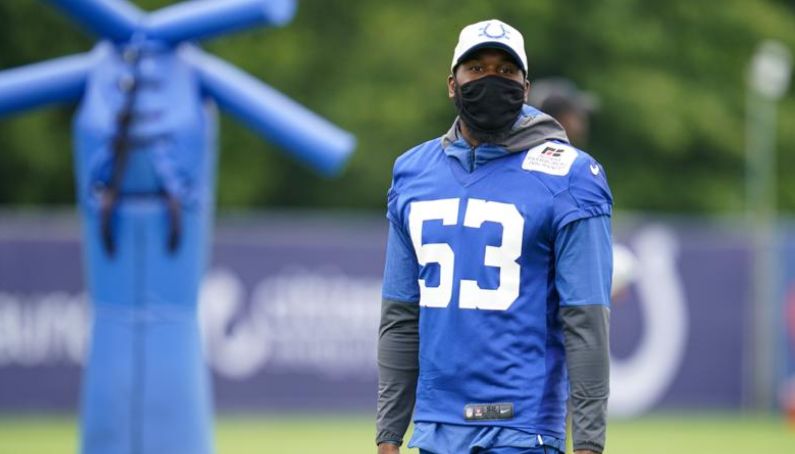 Darius Leonard extiende contrato por 5 campañas con Colts