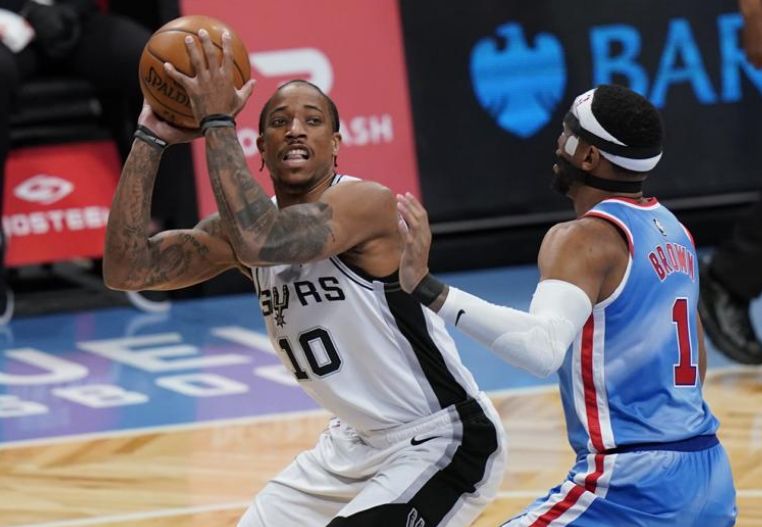 Bulls adquieren a DeRozan en firma y canje con Spurs