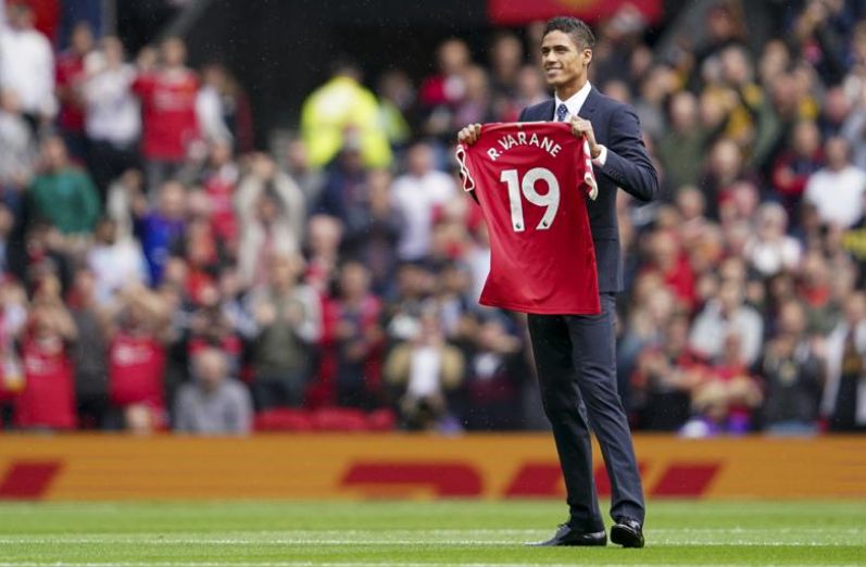 Varane concluye traspaso a Man United