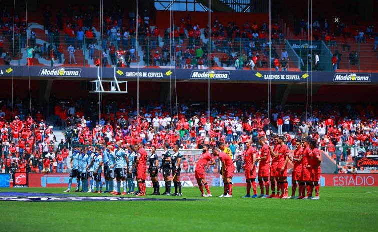 Aficionados son retirados del Toluca vs Tigres por hacer el grito homofóbico