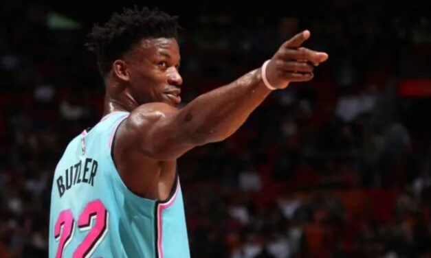 Heat extiende contrato de Jimmy Butler