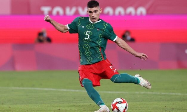 Pumas cede a Johan Vásquez al Genoa