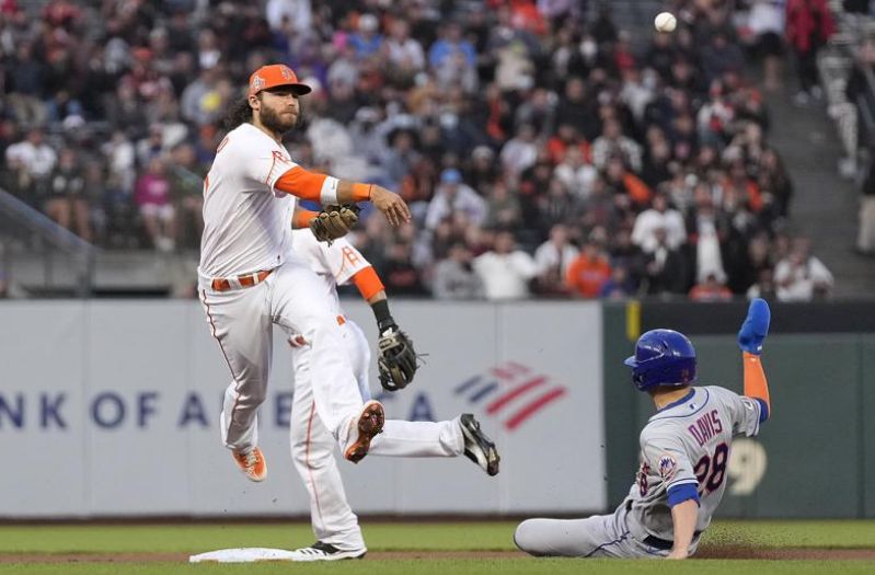 La Stella y Longoria jonronean y Webb gana para Gigantes