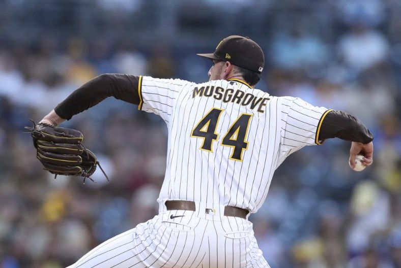 Musgrove y Hosmer guían a Padres en triunfo sobre Marlins