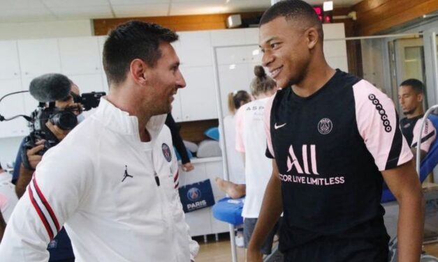 La calurosa recepción de Mbappé a Leo Messi al PSG