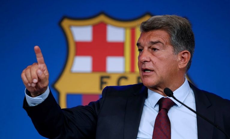 Laporta asegura que renovar a Messi implicaba hipotecar al Barcelona