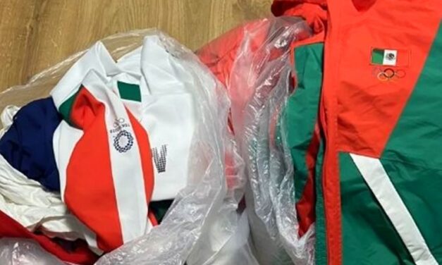 Boxeadoras reciben reclamos tras dar a conocer el escándalo de los uniformes de softbol