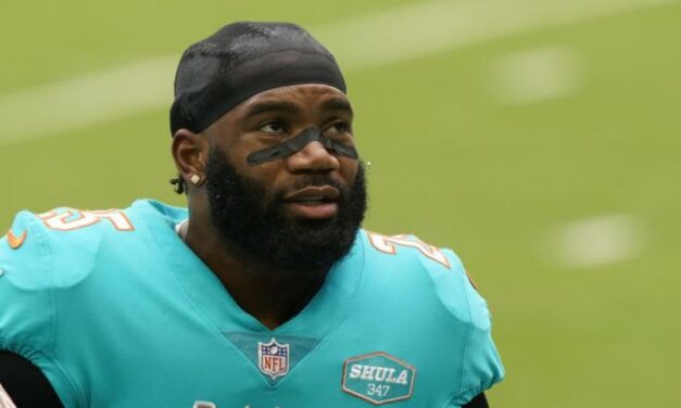 Dolphins acuerdan extensión de contrato con Howard