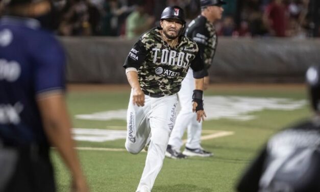 Gana Toros y acecha la Serie del Rey
