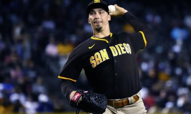 Padres retira de juego a Snell tras 7 innings sin hit en victoria ante Arizona