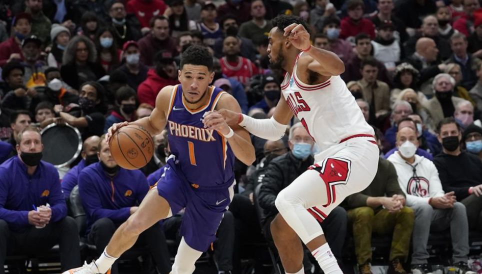 Booker encesta 38 puntos y los Suns conquistan triunfo