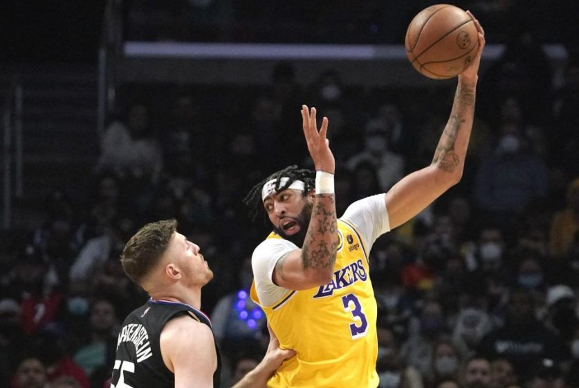 Jackson impulsa a Clippers a triunfo sobre Lakers