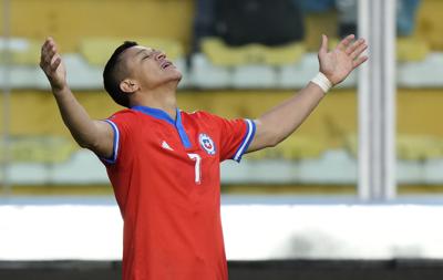 Alexis mantiene vivo a Chile, con victoria 3-2 en Bolivia 