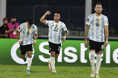 Argentina se luce sin Messi y deja en coma a Colombia 